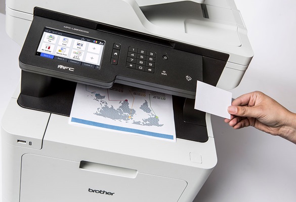Utilizare card NFC pentru imprimare securizată pe imprimantă multifuncțională laser color Brother MFC-L8900CDW